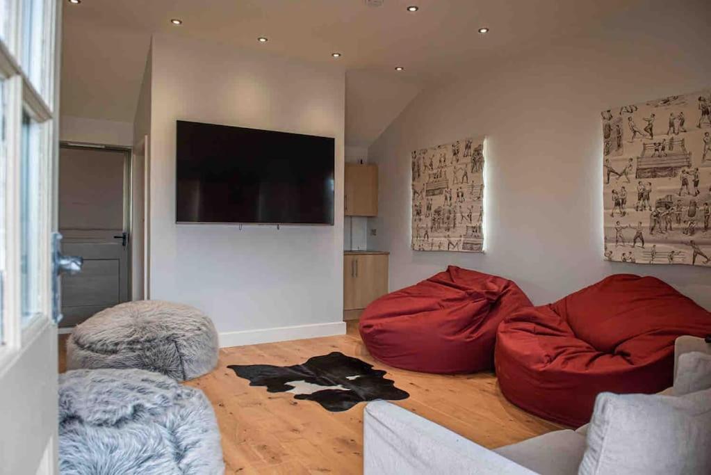 Coed Farm-Hot Tub-Sleeps 12-Near Brecon Villa Dış mekan fotoğraf